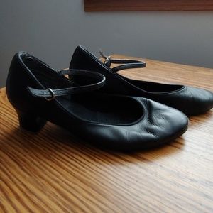 Capezio Suede Sole Jr. Footlight Dance Shoes